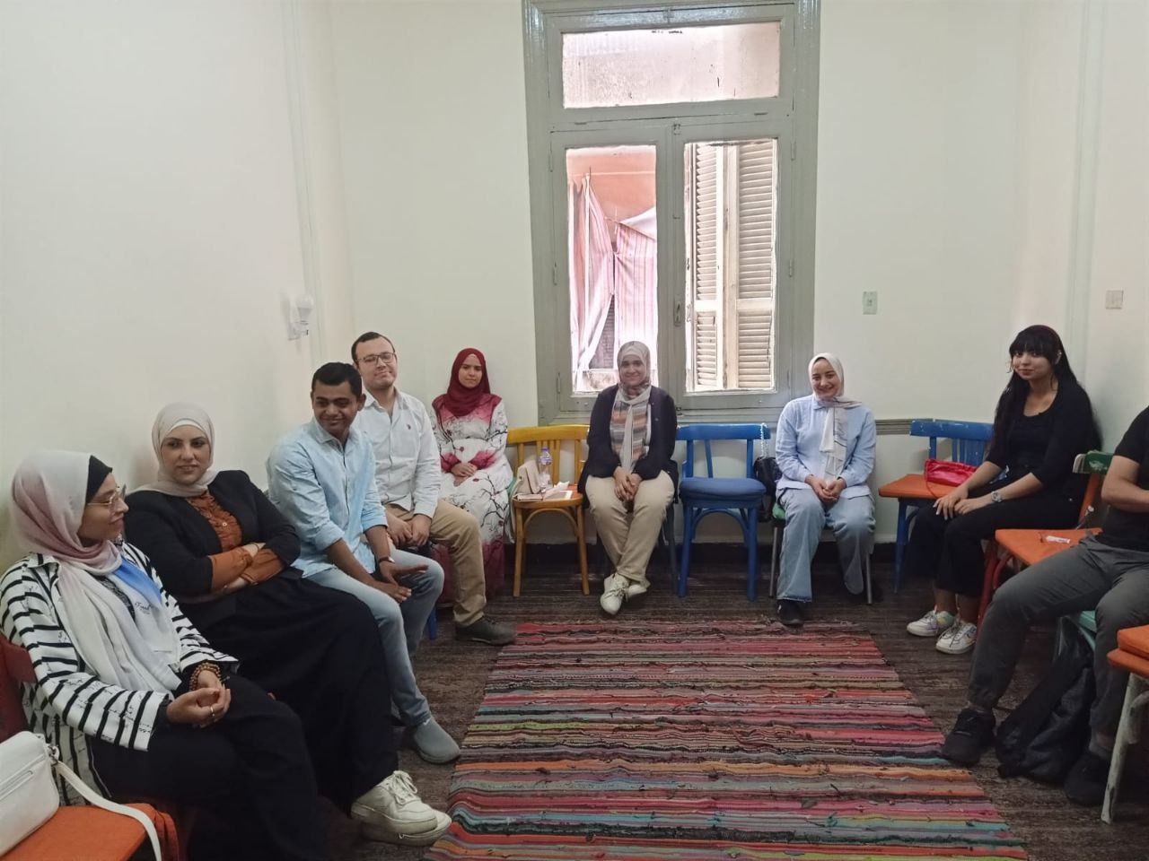 جلسة دعم نفسي جماعي وتفريغ انفعالي بحضور مستفيدين وميسرين معتمدين